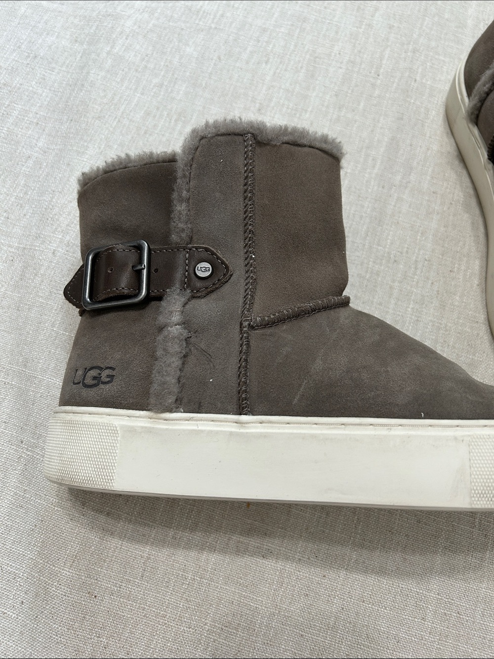 UGG Aika Sneaker Women's Gray Suede Shearling High-Top Boots Side Buckle Size 9 - Picture 3 of 12